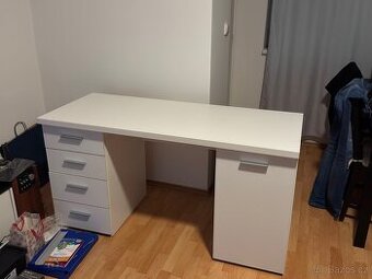 Psací stůl