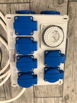 Malapa rozvodnice 6+2 (400V) ovládané hodinami KL03