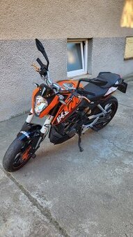Motorka KTM 125 duke