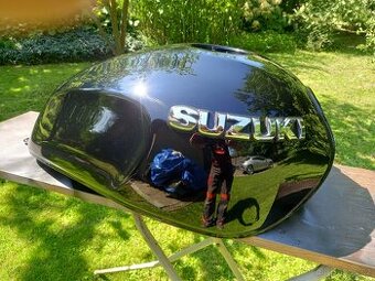 Nádrž Suzuki GSX 750 Inazuma