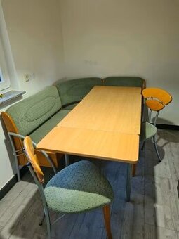 Lavice rohová, rozkládací jídelní stůl a 2 židle