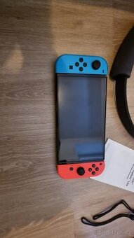 Prodám nintendo switch o led včetně her