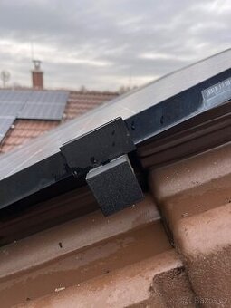 Krytka profilu 40x40mm solární elektrárny