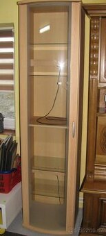 Vitrína s osvětlením