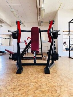 Posilovací stroje typu Hammer