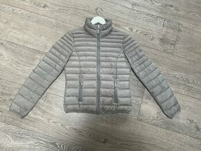 Prodám lehkou péřovou bundu S. Oliver