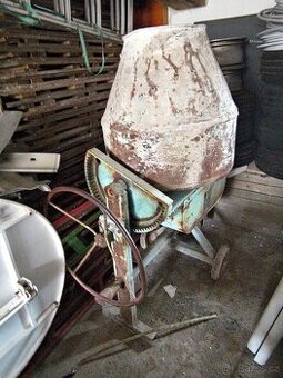 Tovární míchačka