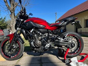 Yamaha MT07 35kw, 2016, červená Lava Red