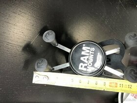 Ram Mounts držák telefonu s kloubem.