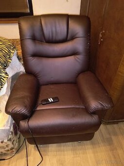 Relaxacni polohovaci kreslo, Ricany