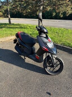 Aprilia SR Motard 125