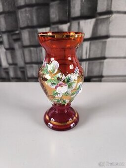 Rubínově červená vázička - Nový Bor