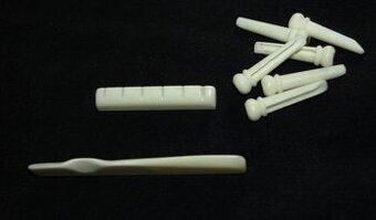 Kostěná sada pro akustickou kytaru , NUT, sedlo, kolíčky