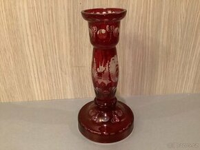 Svícen, rubínové sklo