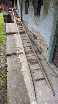 Dřevěný žebřík