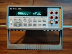 Stolní multimetr HP 34401A