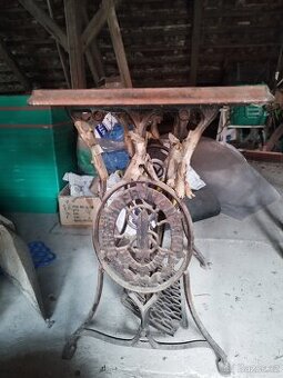 Konstrukce od šícího stroje Singer