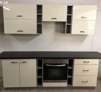 Moderní linka v lesku pro snadnou údržbu