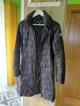 Armani Jeans bunda velikost 4 tedy S