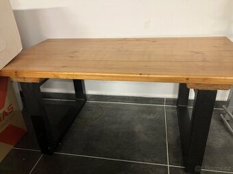 Konferenční stolek