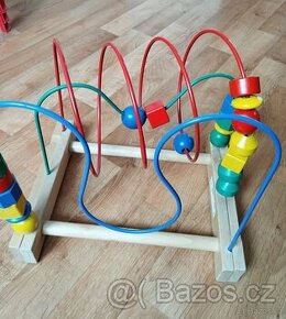 Ikea labyrint - hracka pro deti na rozvoj motorickych doved
