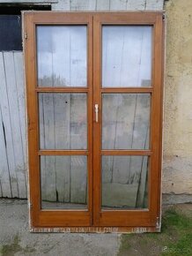 1 kus - Dřevěné dvoukřídlé balkonové dveře 125 x 200 cm