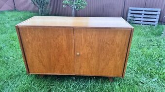 Jiroutek U-450 retro komoda