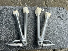 Zadní stupačky komplet / Suzuki Gsxr 750 k6 - 1