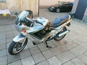 Suzuki gsx 750 f - 1