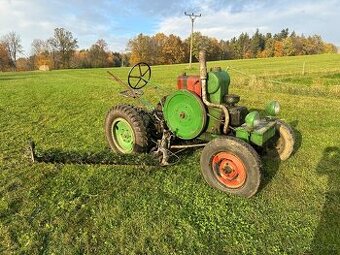 traktor svoboda dk12 s bocni kosou