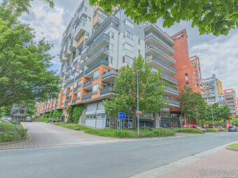Moderní světlý byt 2+kk (51 m²) s lodžií a garážovým stáním,