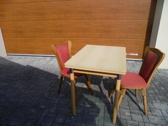 rozkládací jídelní stůl, 2 židle