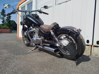 Suzuki VS 700 Intruder