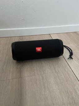JBL Flip 4