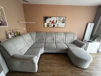 Šedá sedací souprava