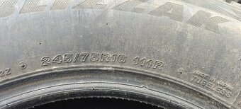 Bridgestone Blizzak 245/75 r16
