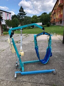 Elektrický zvedák pacientů Rebotec