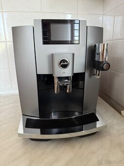 Kávovar Jura E8