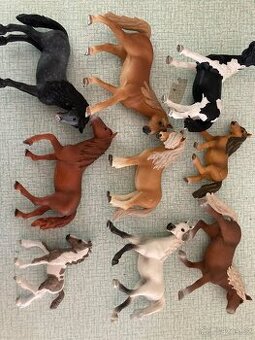 Schleich koně 70-80 Kč