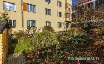 Pronájem zařízeného bytu 1+kk s terasou, Sobotecká, Praha -