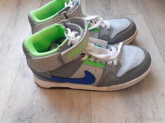 Kotníkové boty zn. NIKE SB - vel. 35,5
