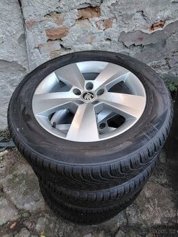 Prodám zimní pneu a originální ALU Škoda Superb - 1
