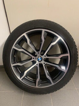 Originální zimní kola BMW M s dvojitými paprsky 699, komplet