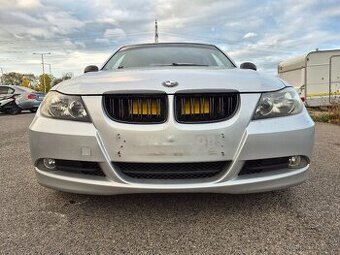 BMW E90 320i