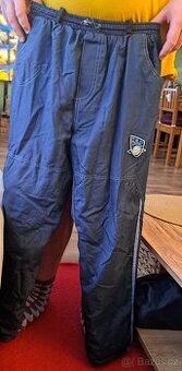 Zimní bundy včetně lyžařské ve výborném stavu