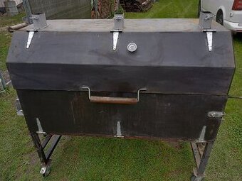 Půjčím Gril na prase, sele, krůtu.