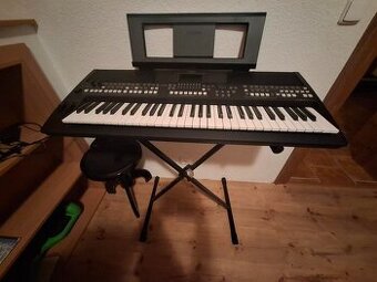 Yamaha PSR-SX600 SET Profesionální keyboard