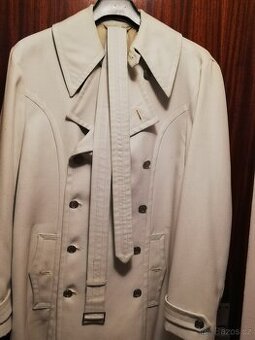 Bílý napoleonský kabát