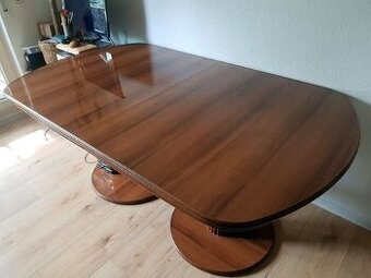 Stůl jídelní rozkládací a 8 židlí - masivní