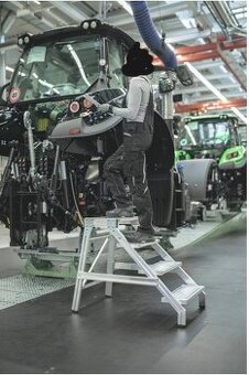 Montážní hlinikové schůdky nosnost 300kg